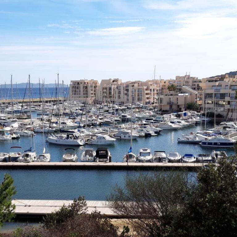 T2 Terrasse, Bormes Les Mimosas La Faviere, 5 Pers, 5 mn à pieds des plages et commerces - Appartement 1 Chambre - 36