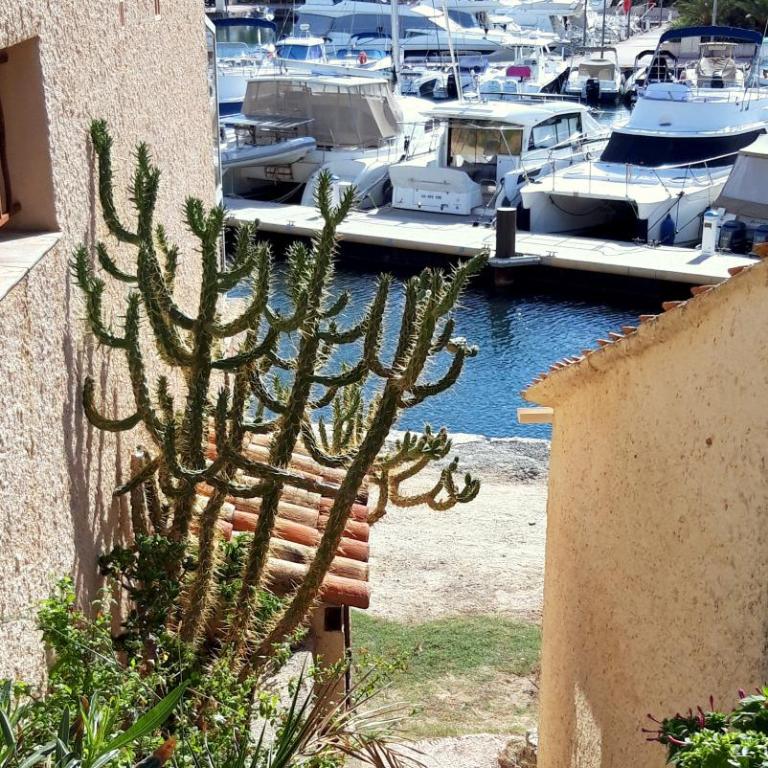 T2 Terrasse, Bormes Les Mimosas La Faviere, 5 Pers, 5 mn à pieds des plages et commerces - Appartement 1 Chambre - 37