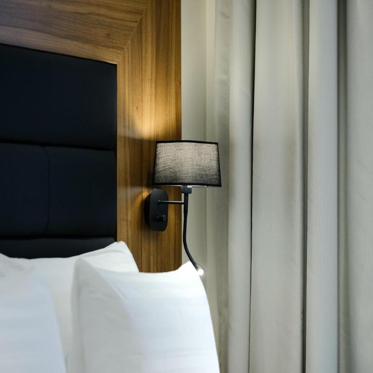 Hotel Vema - Deluks Dvokrevetna Soba sa Bračnim Krevetom - 8