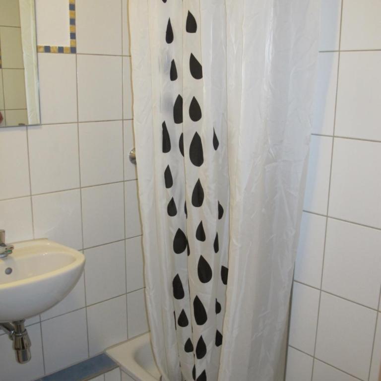 Gasthaus Adler - Doppelzimmer mit Gemeinschaftsbad - 4