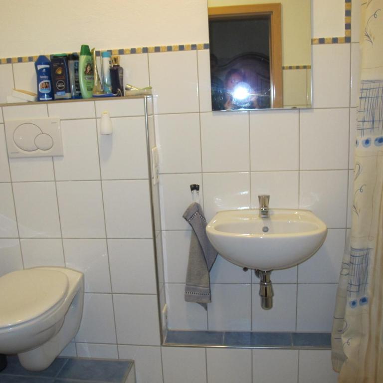 Gasthaus Adler - Doppelzimmer mit Gemeinschaftsbad - 5