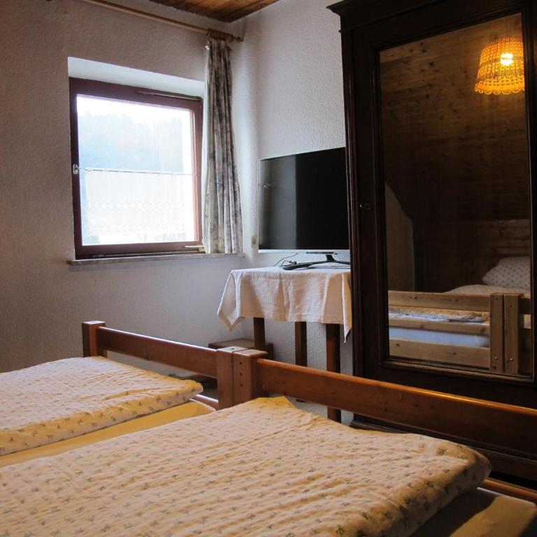 Gasthaus Adler - Doppelzimmer mit Gemeinschaftsbad - 4