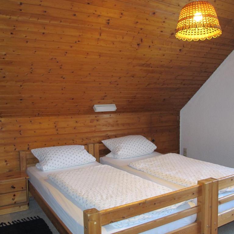 Gasthaus Adler - Doppelzimmer mit Gemeinschaftsbad - 6