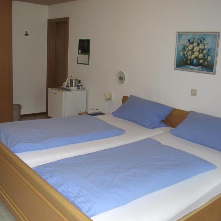 Gasthaus Adler - Dreibettzimmer mit Bad - 1