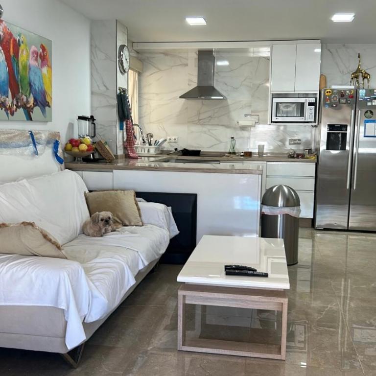 Precioso dormitorio en el centro de Torremolinos - Habitación Doble - 4
