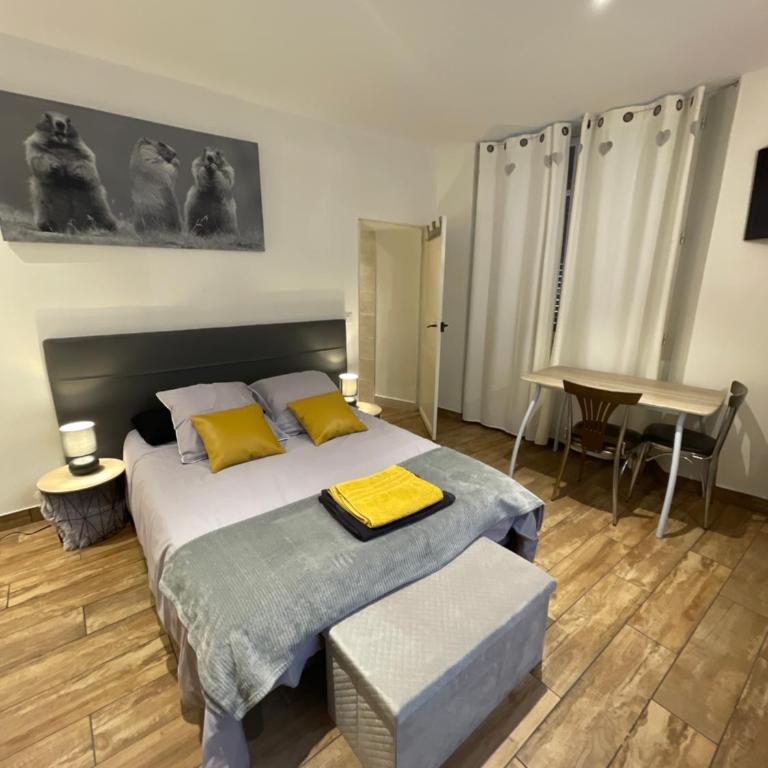 la Montagnette les marmottes STUDIO maison en travaux de 10h a 17h - Appartement 1 Chambre - 5