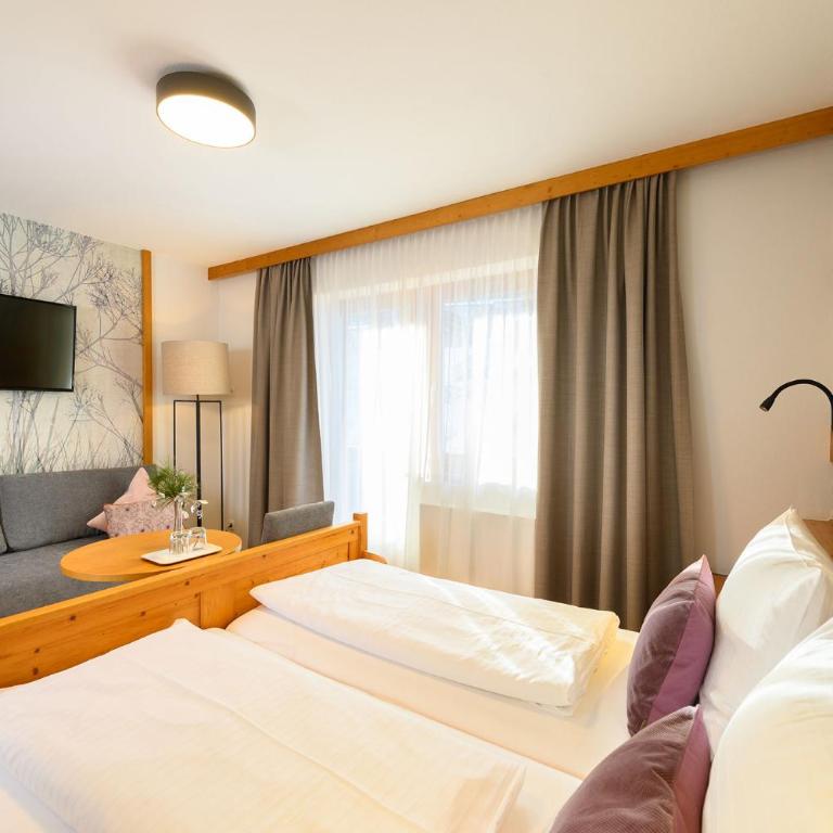 Hotel Vierjahreszeiten - Doppel-/Zweibettzimmer mit Balkon - 4