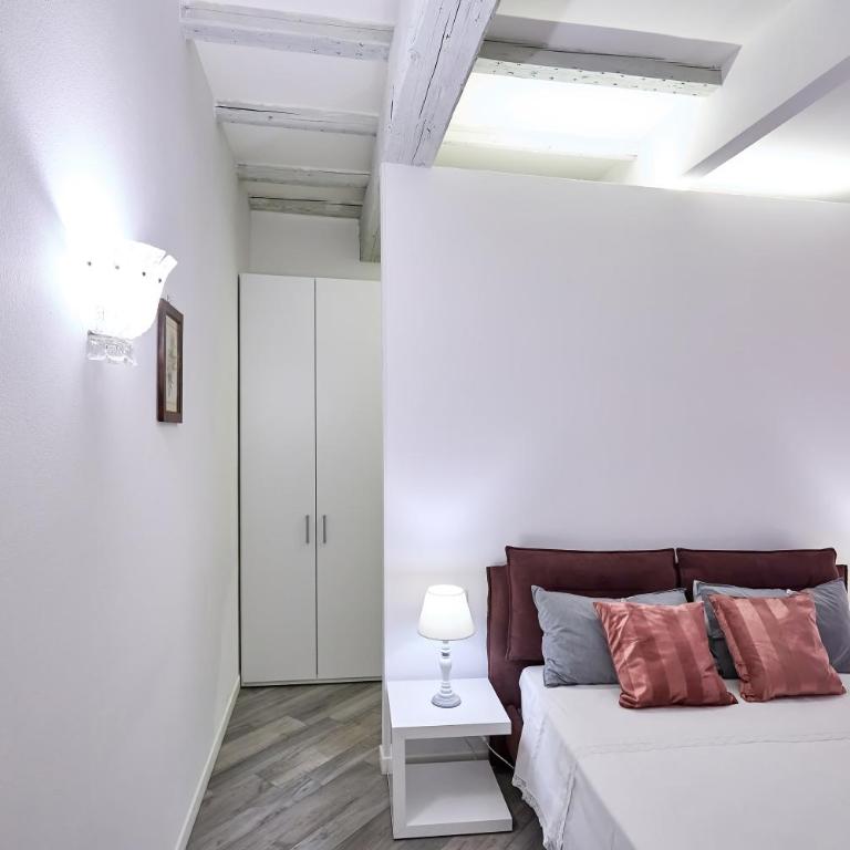 LA TORRE LUNGA -Smart Working- 150 m dalle-from Due Torri-Two Towers - One-Bedroom Apartment - 13