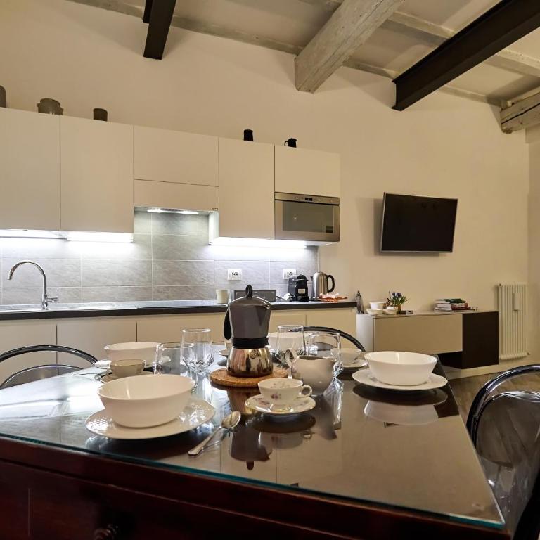 LA TORRE LUNGA -Smart Working- 150 m dalle-from Due Torri-Two Towers - One-Bedroom Apartment - 18
