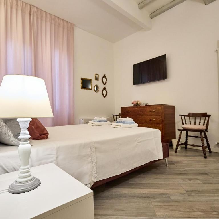 LA TORRE LUNGA -Smart Working- 150 m dalle-from Due Torri-Two Towers - One-Bedroom Apartment - 12