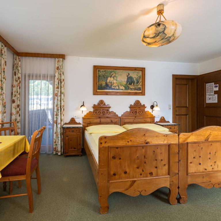 Gästehaus Bleiweis-Zehentner - Doppelzimmer mit Balkon - 1