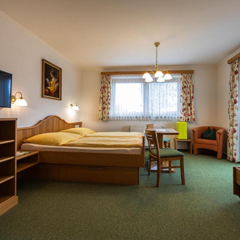 Gästehaus Bleiweis-Zehentner - Dreibettzimmer - 1