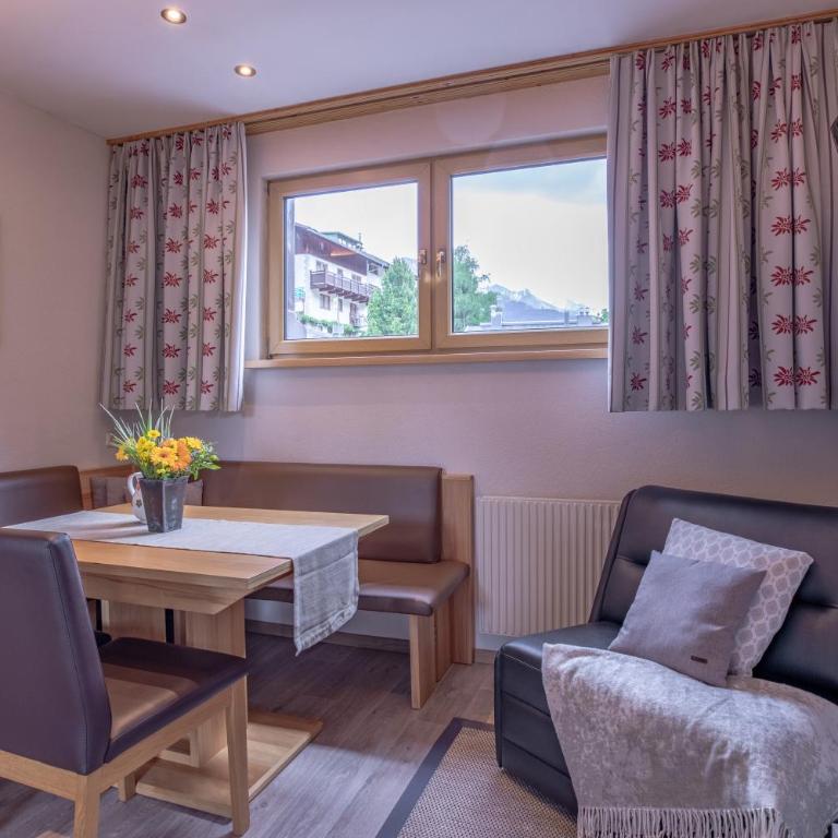 Patteriol Apart-Hotel-Garni - Standard Apartment mit 2 Schlafzimmern und Balkon - 4