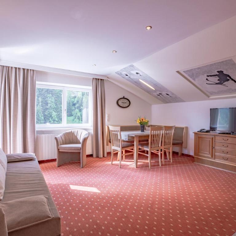 Patteriol Apart-Hotel-Garni - Apartment mit 3 Schlafzimmern und Balkon - 2