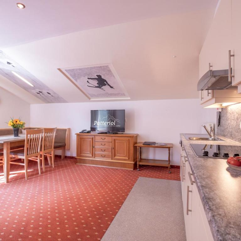 Patteriol Apart-Hotel-Garni - Apartment mit 3 Schlafzimmern und Balkon - 10