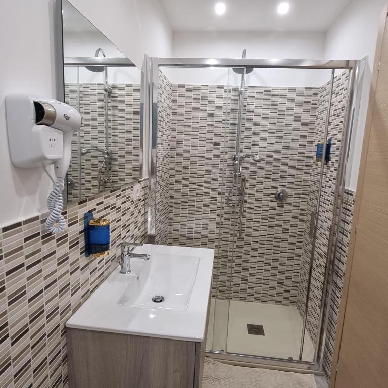 Al Punto Giusto - Double Room with Private Bathroom - 6