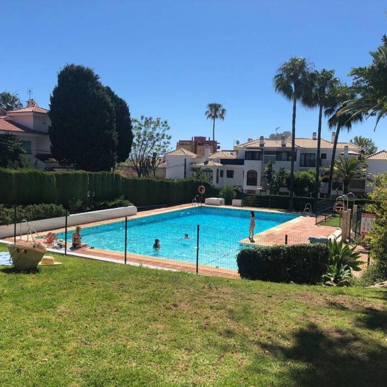 Apartamento Torremolinos 5 Personas + PARKING + PISCINA todo el año - Apartamento de 1 dormitorio - 1