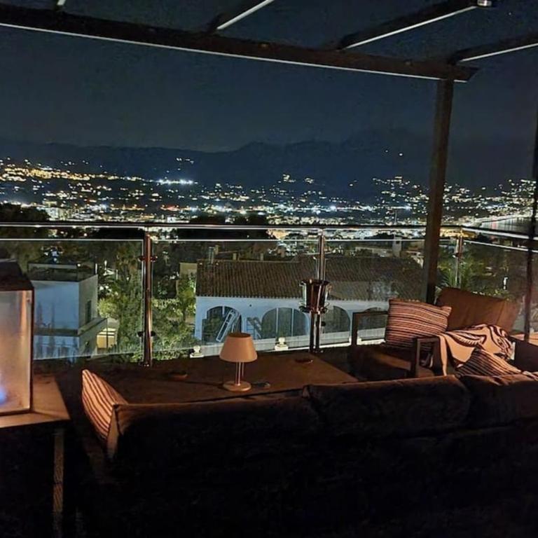 Magnificent view and pool - Three-Bedroom House - 1