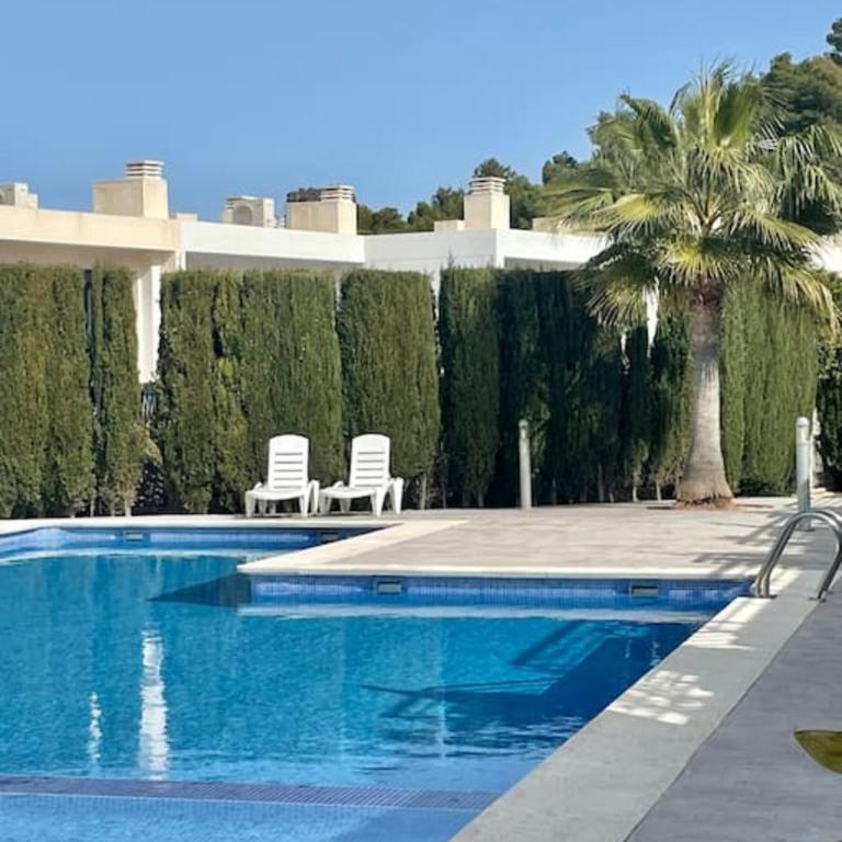 Magnificent view and pool - Three-Bedroom House - 4