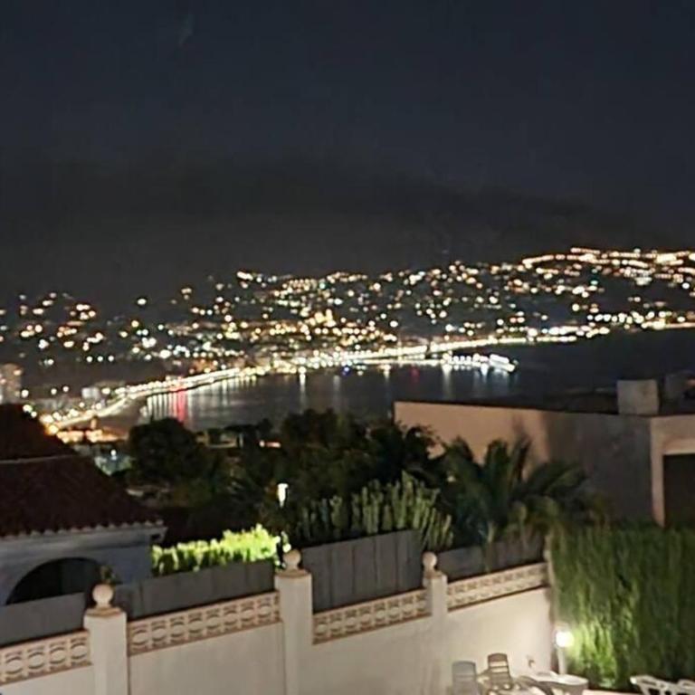 Magnificent view and pool - Three-Bedroom House - 28
