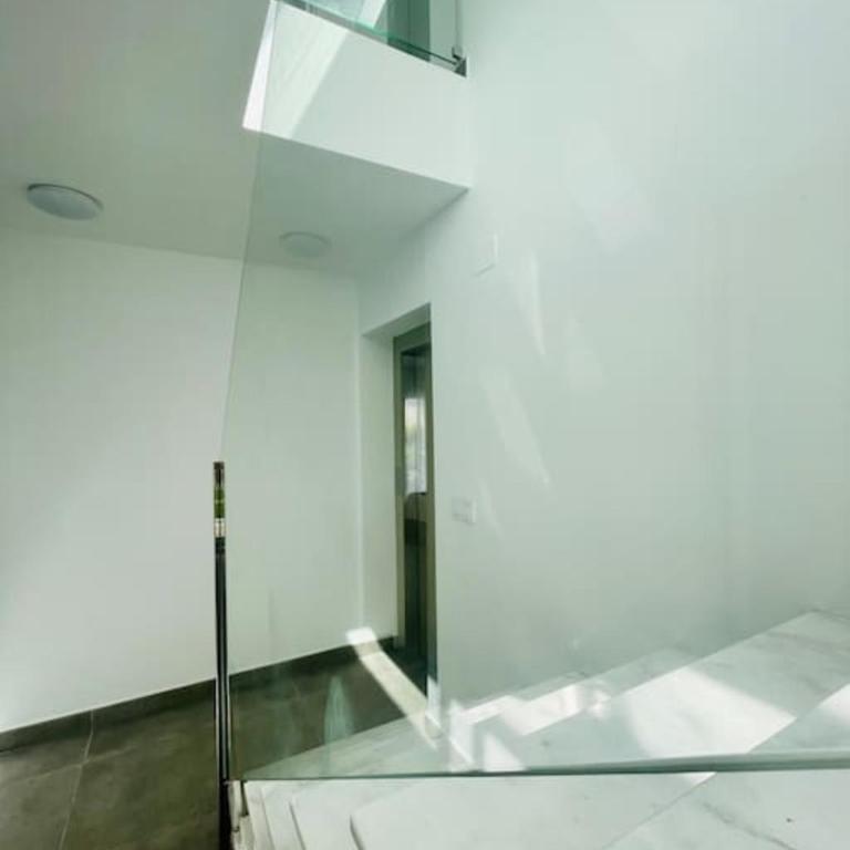 Magnificent view and pool - Three-Bedroom House - 37