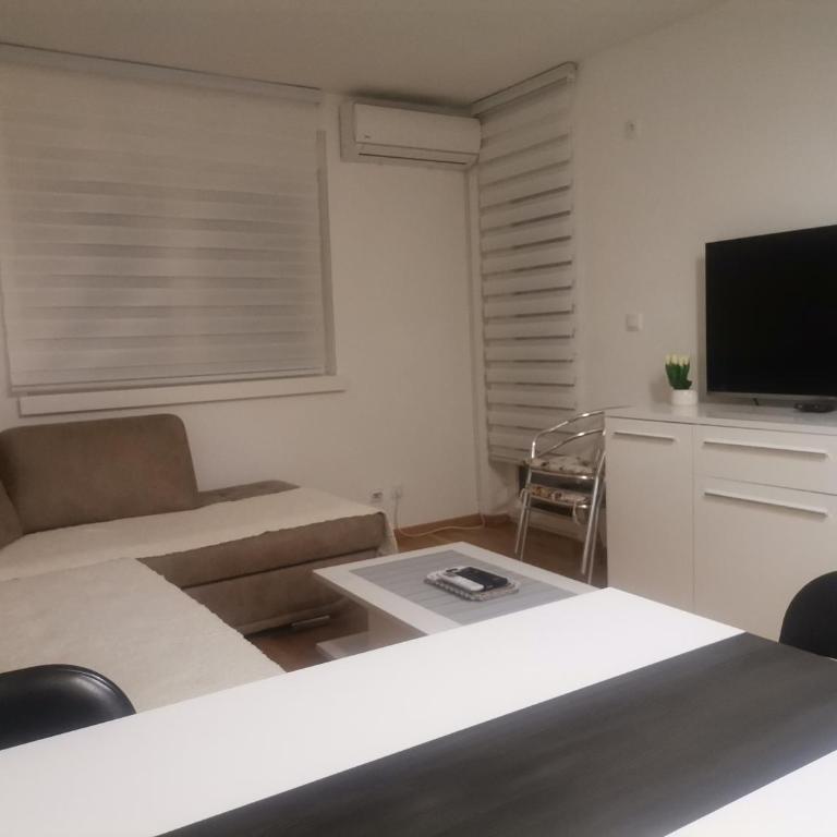 MDM Apartman Vrnjačka Banja - One-Bedroom Apartment - 3