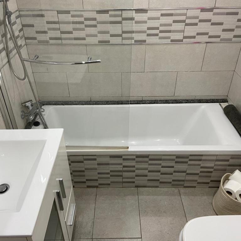2 Bedroom Apartment, Torrenueva, La Cala de Mijas - Two-Bedroom Apartment - 17