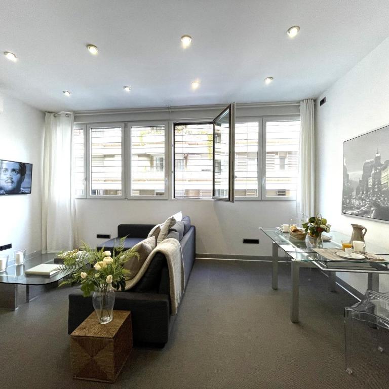 Impecable, nuevo, cómodo, frente al metro Colombia - Apartamento - 1