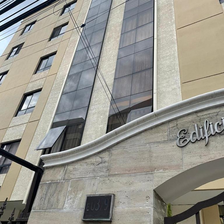 Mejor Ubicación Cochabamba - Apartamento de 3 dormitorios - 16