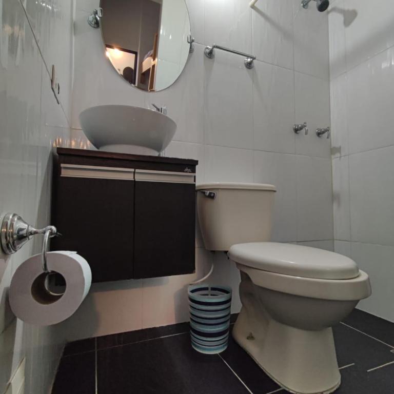 apartamento comodo, iluminado, cerca al estadio y la estacion del metro - Apartamento de 3 dormitorios - 18