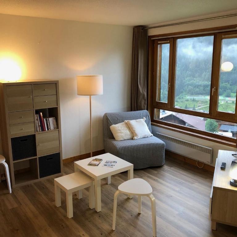 Studio 4 pers, balcon, proche centre Châtel - FR-1-676-47 - Studio - 4