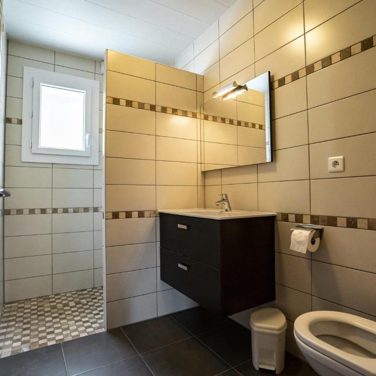 Chalet 3 chambres, balcon, parking, animaux admis, 8 pers. - FR-1-676-72 - Appartement - 9