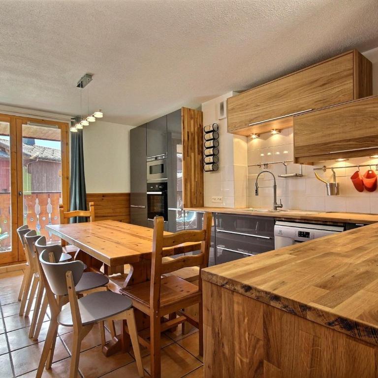 Chalet individuel 10 pers., sur les pistes, Wi-Fi - FR-1-455-242 - Chalet - 1