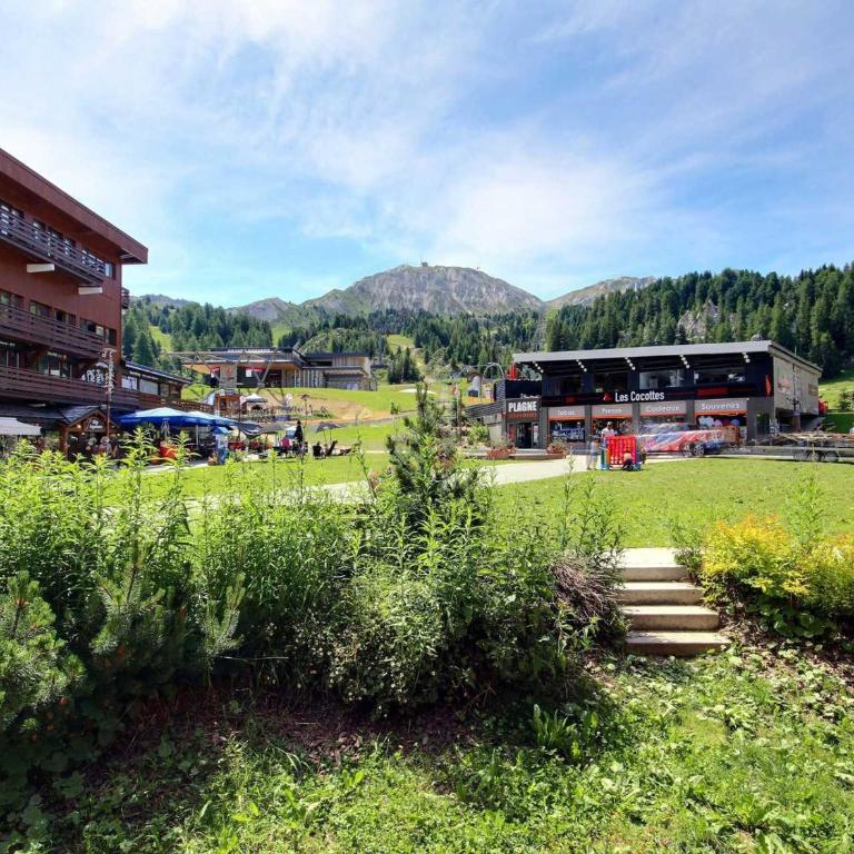 Appartement 3 pièces au rez-de-pistes avec grande terrasse et Wi-Fi - FR-1-455-244 - Apartment - 3