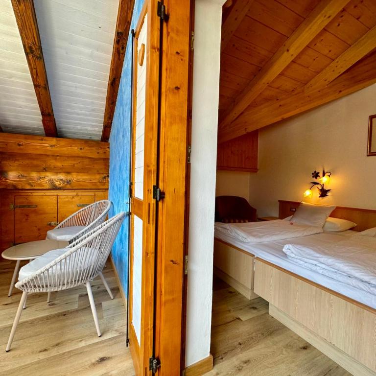 B&B Cèsa Planber Mountain View BIKE FRIENDLY - Camera Matrimoniale/Doppia con Letti Singoli con Balcone - 5