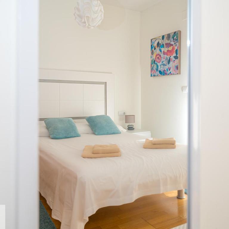 Luxury 2 Bed 2 Bath Apartment with pool - Apartamento de 2 dormitorios - 24