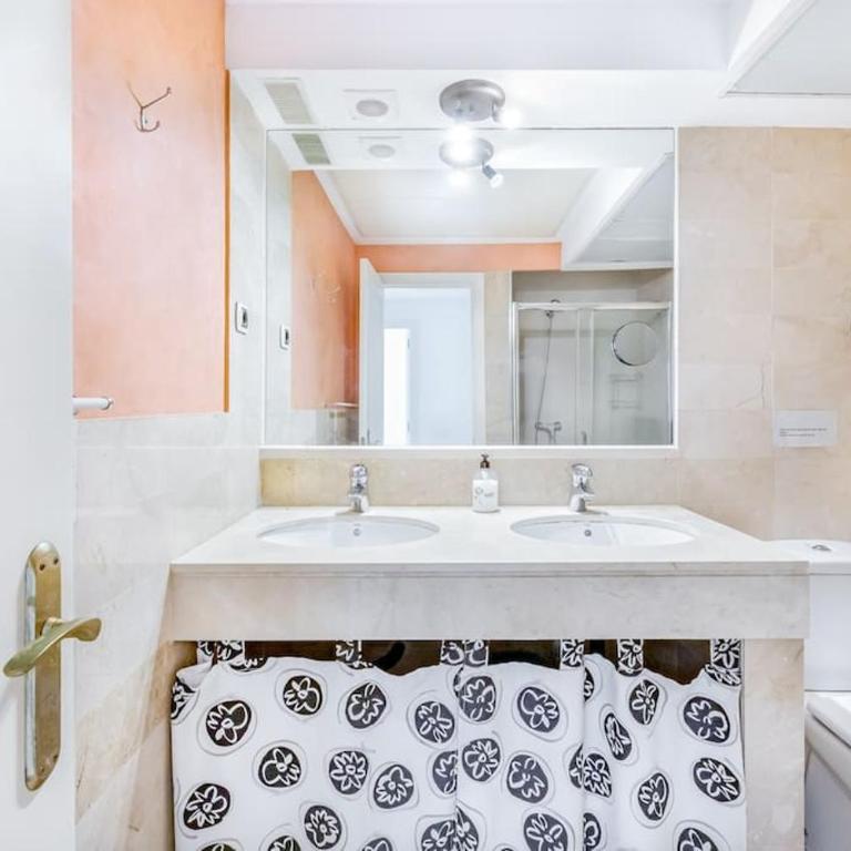 Beachfront 2 bedroom apt on best beach! RDR351 - Two-Bedroom Apartment - 3