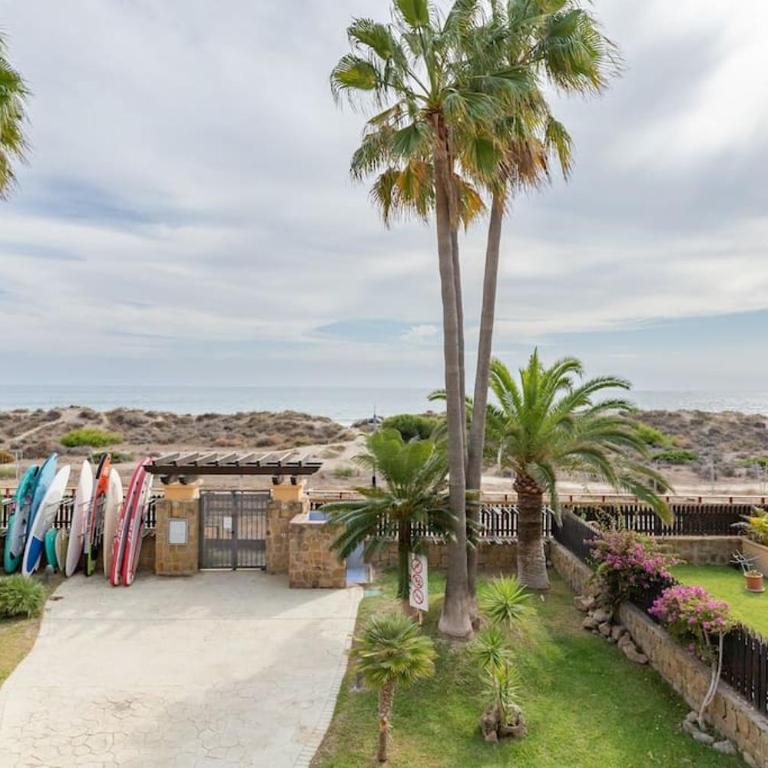 Beachfront 2 bedroom apt on best beach! RDR351 - Two-Bedroom Apartment - 11