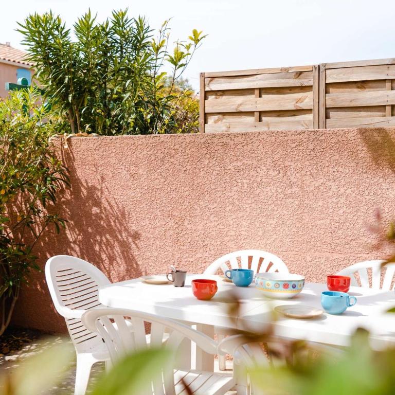 Pavillon 4P, 6 couchages, proche plage, avec WIFI et grande terrasse - Gruissan - FR-1-409-18 - Villa - 3