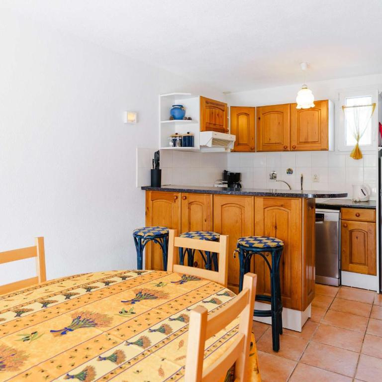 Pavillon 4P, 6 couchages, proche plage, avec WIFI et grande terrasse - Gruissan - FR-1-409-18 - Villa - 4