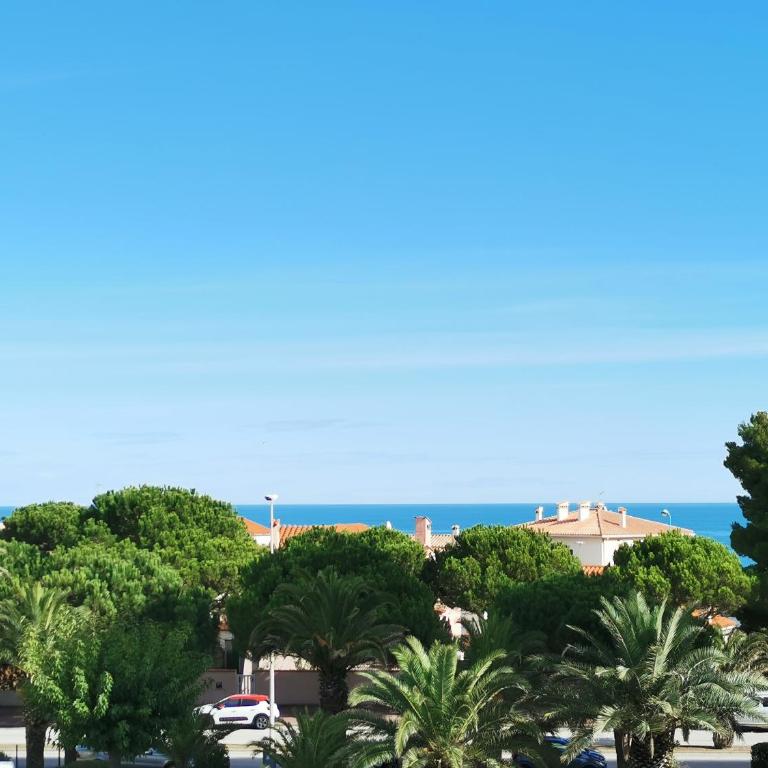 Appartement refait à neuf, climatisé avec vue mer et montagne, avec place de parking privative - Appartement 1 Chambre - 15