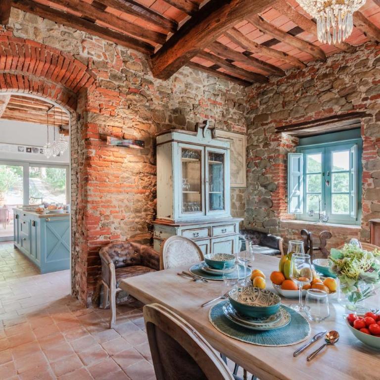 Villa Alice, panoramic stone farmhouse to sleep 10 - Villa - 29