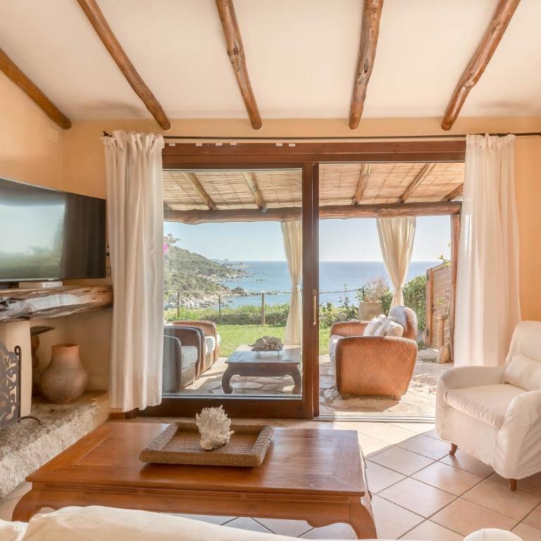 Luna Bay Home Retreat con vista sulla baia di Porto Luna a 2 km da Villasimius - Three-Bedroom House - 2