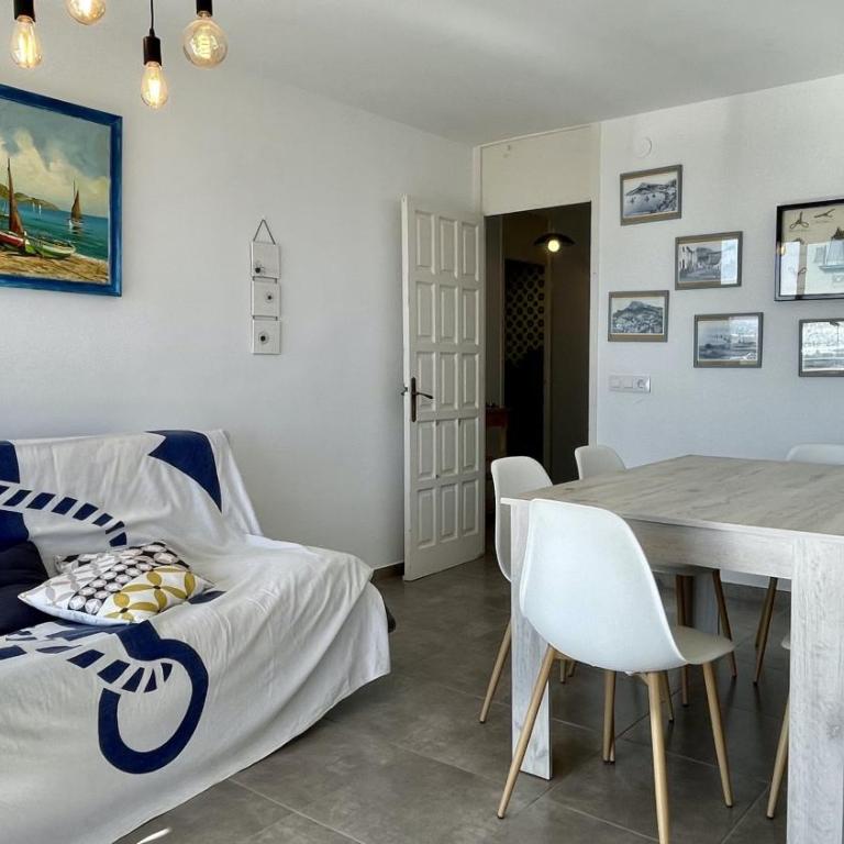 Rocamaura II 2-9 - Two-Bedroom Apartment - 12