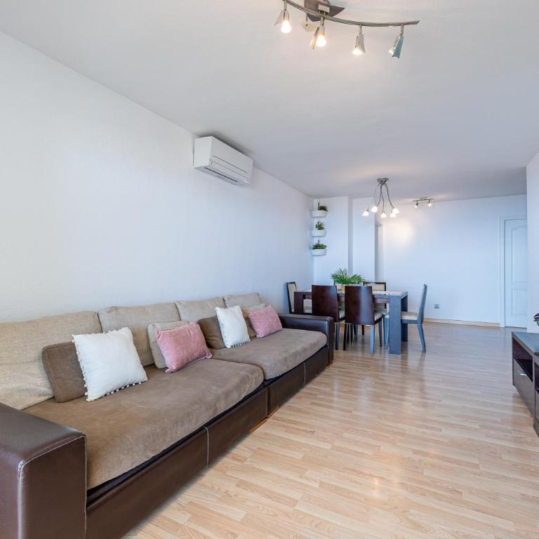 797 HOLIDAY RENTALS- Espectacular piso para 6 con vistas al mar - Apartamento de 3 dormitorios - 7