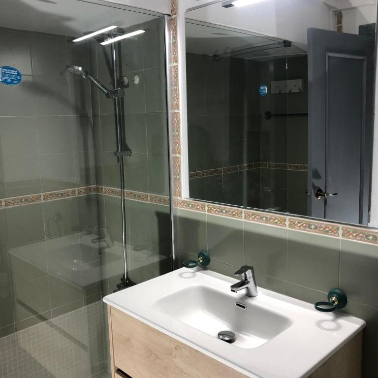 Plaza Andalucia Edificio Dornajo 215 - Apartment - 42