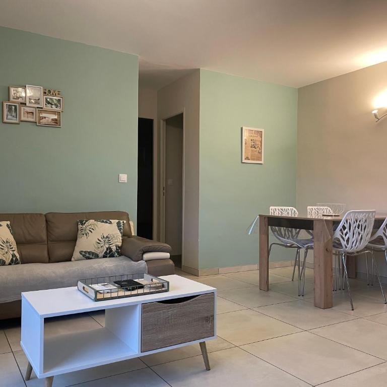 Appartement calme, climatisé 3min à pied de la mer - Appartement 2 Chambres - 6