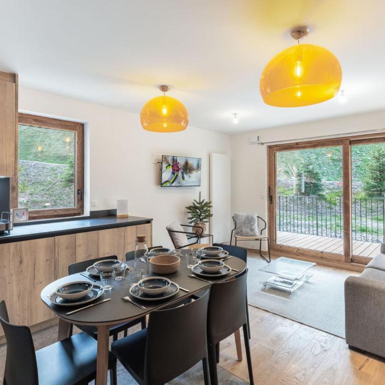Appart. familial 2 pièces à Courchevel avec accès pistes et parking - FR-1-563-109 - Apartment - 1