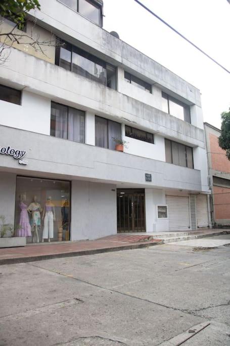 Aparta estudio acogedor, ubicación Chipichape - Apartamento de 1 dormitorio - 9