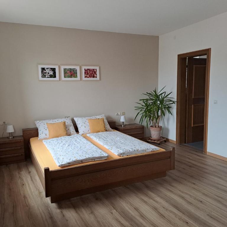 Ferienwohnung Brunnerhof - Three-Bedroom Apartment - 5